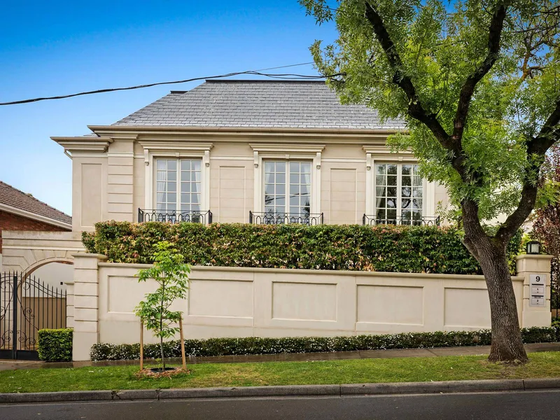 Elegant Single level Living with Exquisite Courtyard Gardens