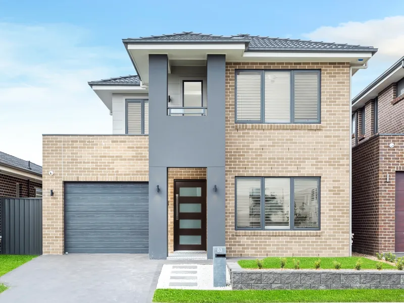 Brand New Mojo Home In Ever Popular Akuna Vista