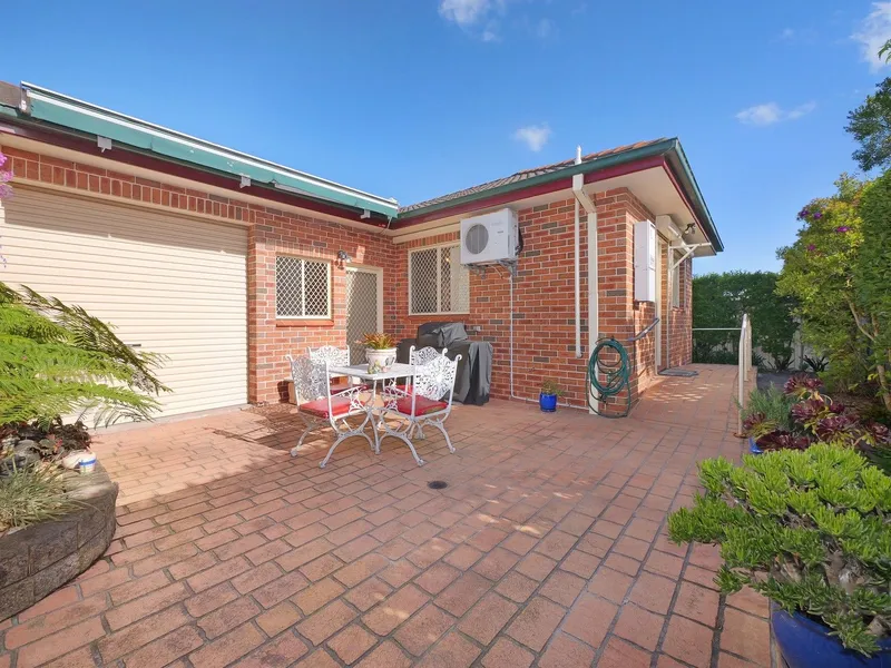 Well appointed three bedroom villa in beachside locale