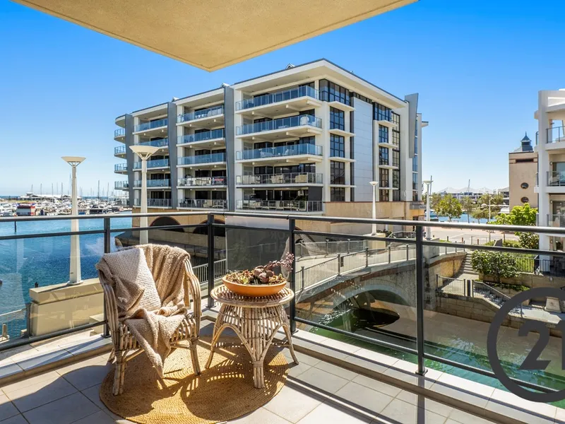 A1 POSITION IN THE MANDURAH MARINA 