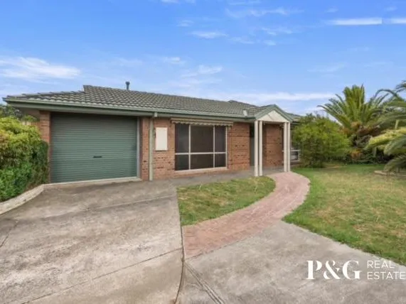 Walk To The Local Shops & Schools From This Central Beauty!