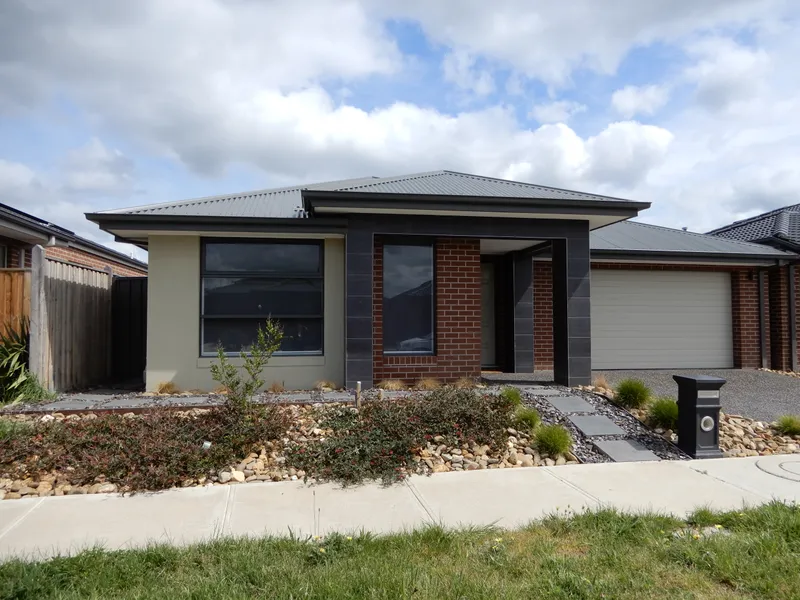 Just move in and enjoy this beautiful 3 bedroom low maintenance home ideal for small family or professional couple...