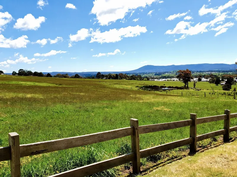 10 Acres with Stunning views of Mount Macedon with planning permit. 40 mins from CBD