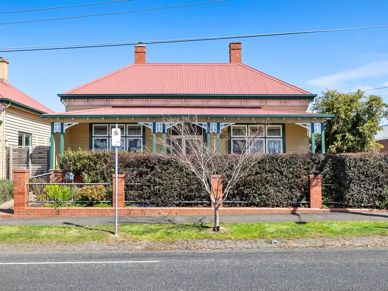 GORGEOUS VICTORIAN OF GRAND PROPORTIONS ON CORNER BLOCK