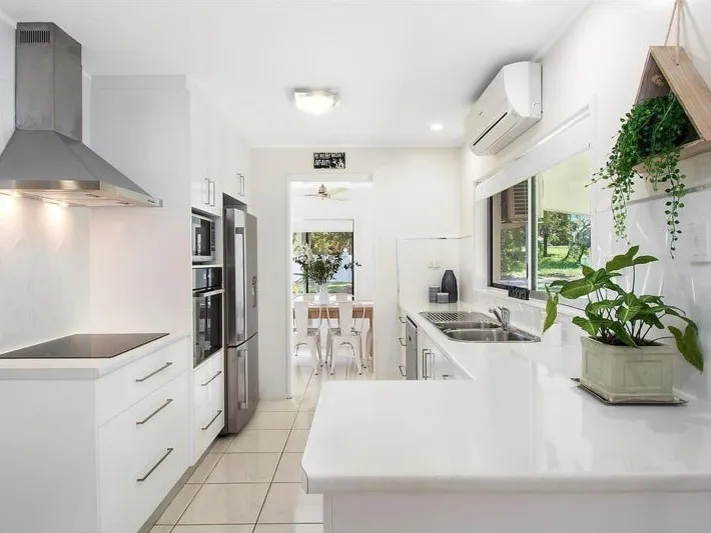 Fresh, Light & Airy - Beachside Lifestyle!