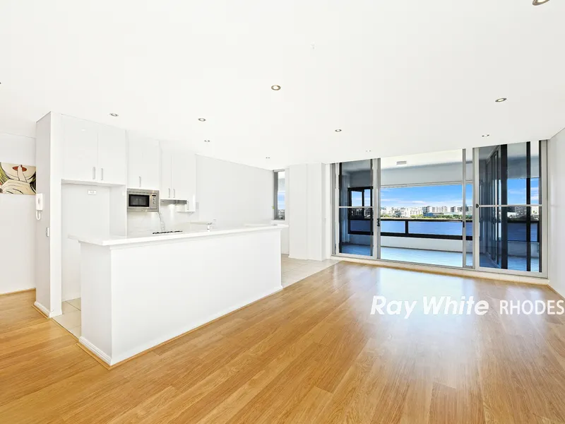 2 Bedroom with uninterrupted water views!