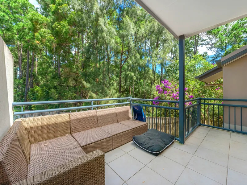 Three-story modern villa in the heart of Varsity Lakes