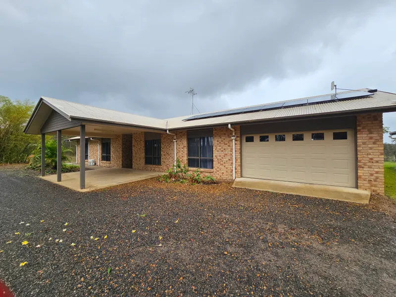 3 BEDROOM HOME IN COUNTRY SETTING