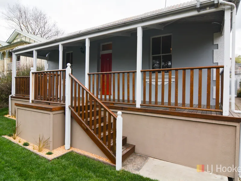 Charming Cottage Close to Town