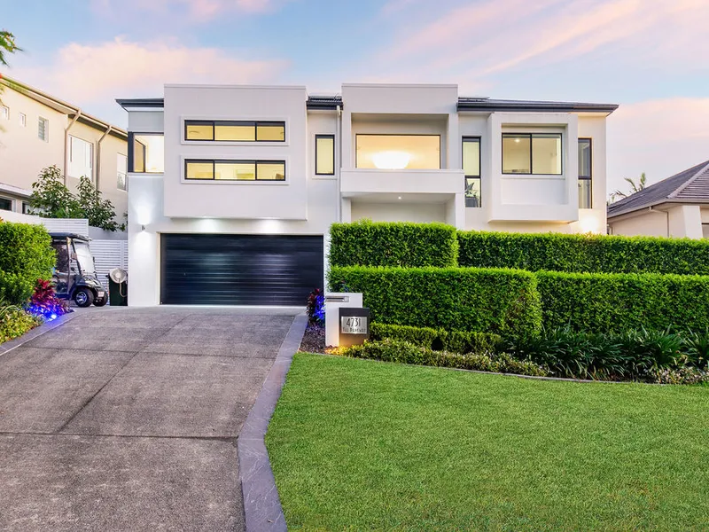 Modern entertainer with generous proportions, luxury and lifestyle all in one package.