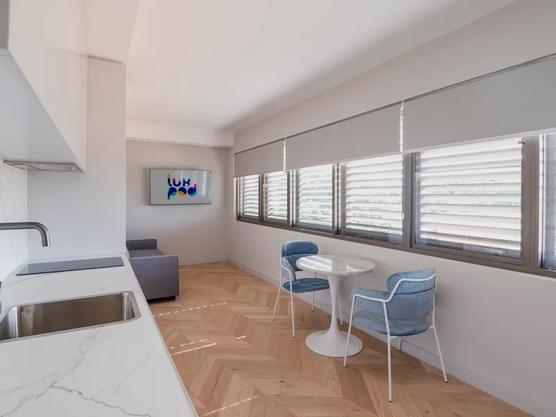 LARGE POD AVAILABLE IN KENSINGTON 