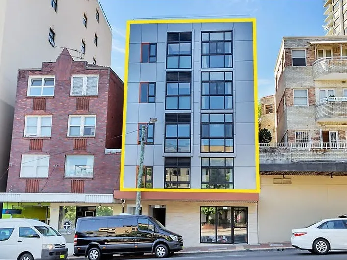 EXECTUIVE ONE BEDROOM APARTMENT OPP EDGECLIFF TRAINS