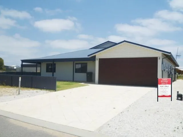 BIG HOUSE in a GREAT LOCATION