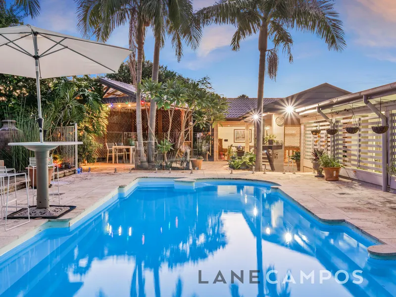 Oversized Entertaining and Garden Oasis