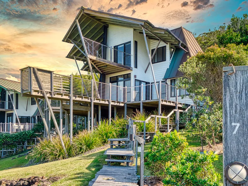 Stunning Broken Head Location