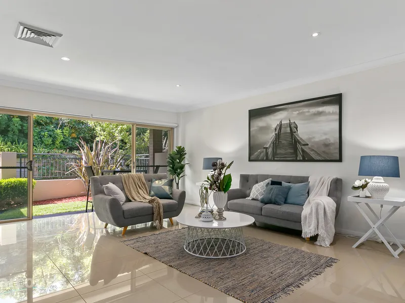 Modern townhouse in Ermington Public School zone
