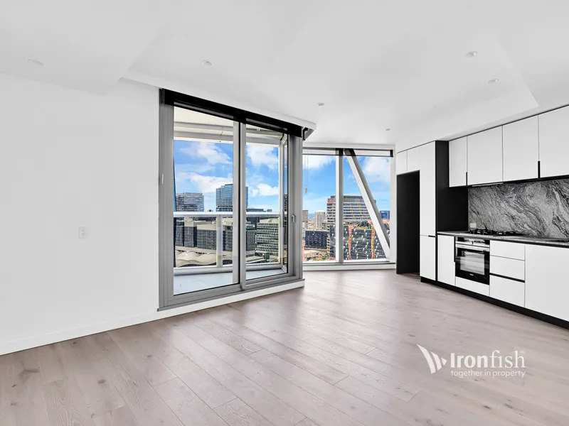 STUNNING 2 BEDROOM & 2 BATHROOM APARTMENT!!