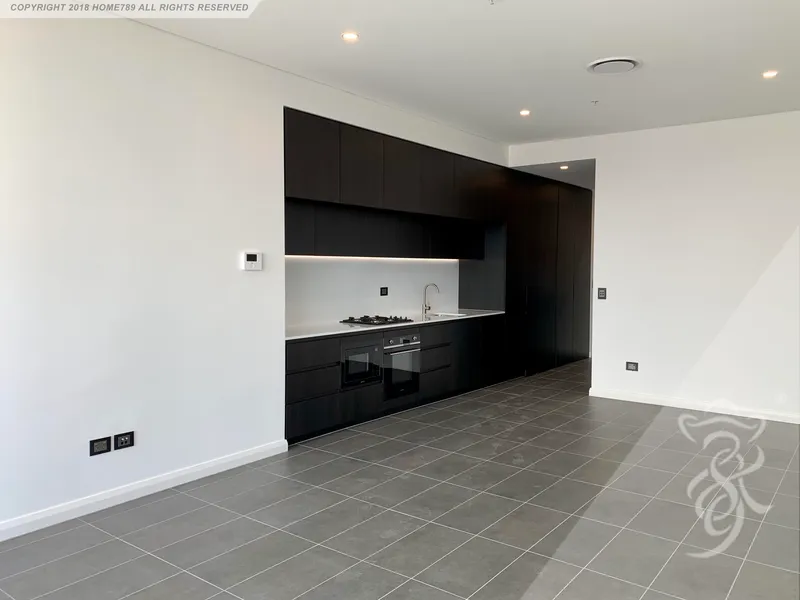 LUXURIOUS 2 BEDROOM APARTMENT AVAILABLE!