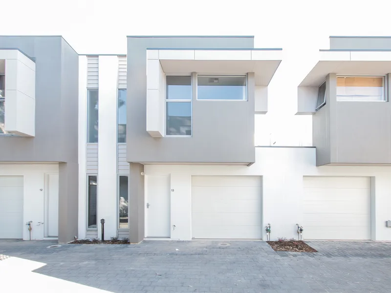 New Build - Modern Two Storey Townhouse (No Pets)