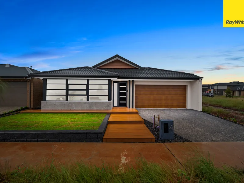 ARCHITECTURALLY DESIGNED LUXURIOUS FAMILY HOME