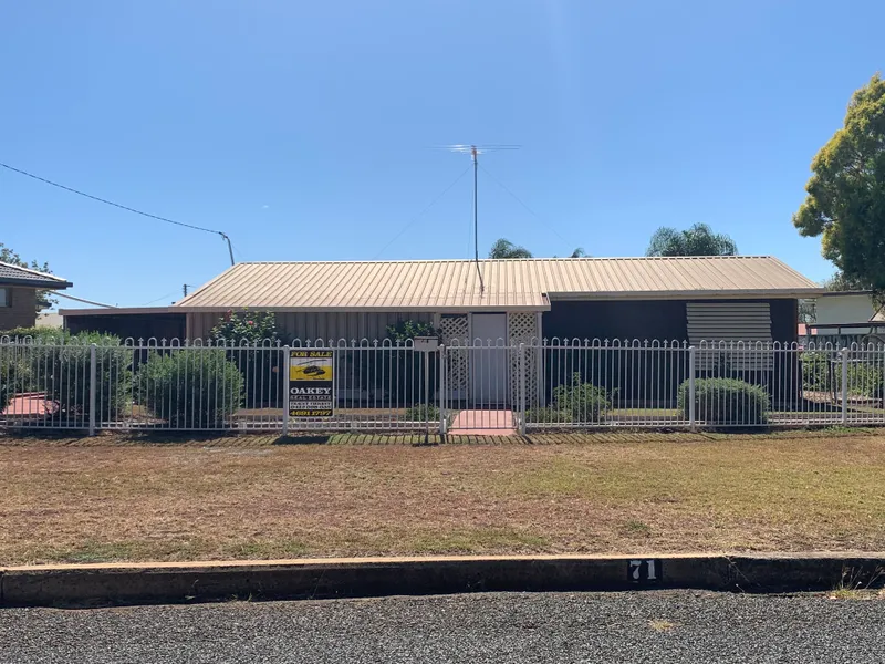 Neat & Tidy in a Great Area