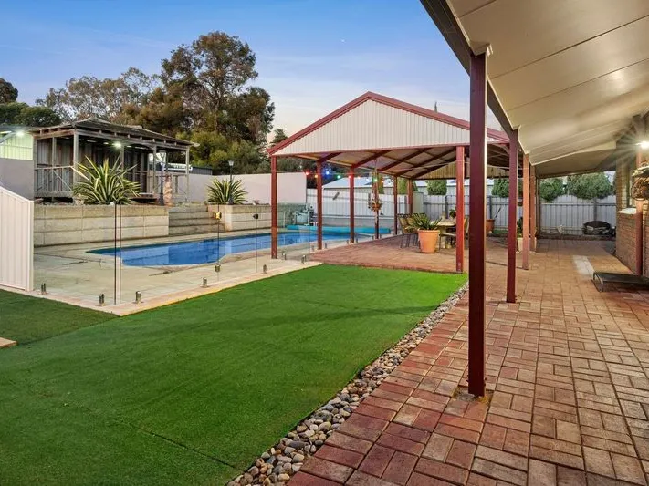 Huge Family home in Outstanding Location