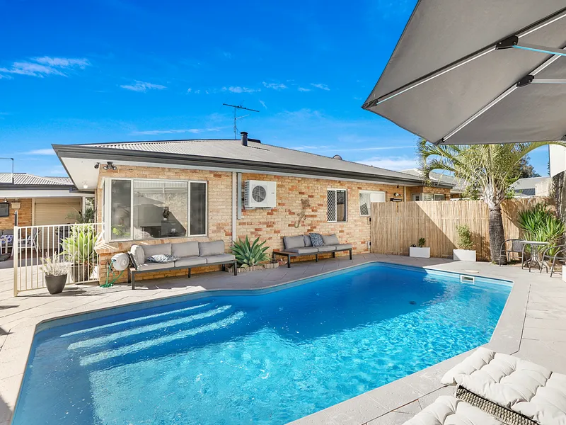 Spacious family oasis awaits!