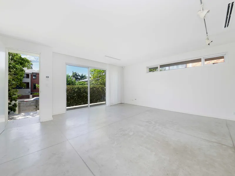 FAMILY ORIENTATED AND MODERN