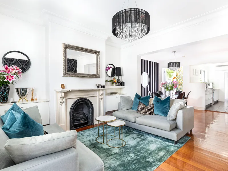 Renovated terrace with north-facing courtyard