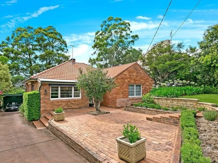 Escape to Your Personal Oasis at 47 Kulgoa Road !