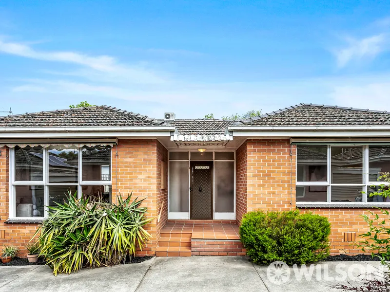 A single level starter steps to Caulfield Park