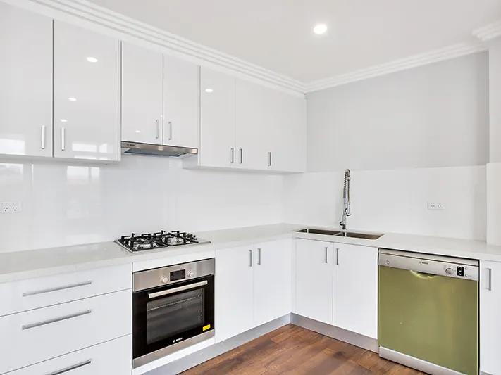 Gorgeous Nth Facing Living & Balcony : 1 bedder- Ultra Convenient Location