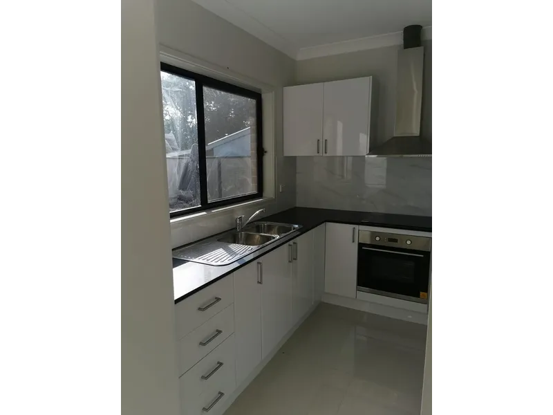 MODERN 2 BEDROOM GRANNY FLAT
