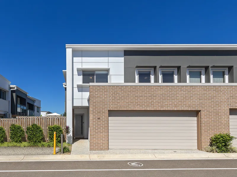 Immaculate Four Bedroom Modern Townhouse.