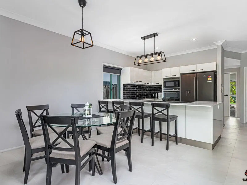 Renovated, fully furnished townhouse in Currumbin Waters