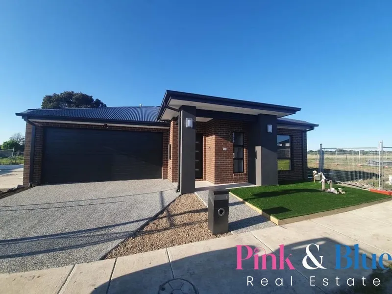 FULL TURN KEY - BRAND NEW HOME (FHOG) IN BRIDGE FIELD ESTATE, ROCKBANK