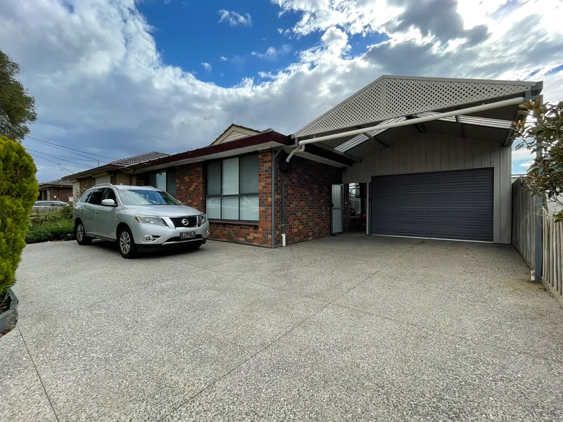 The Perfect Family Home in The Perfect Location 