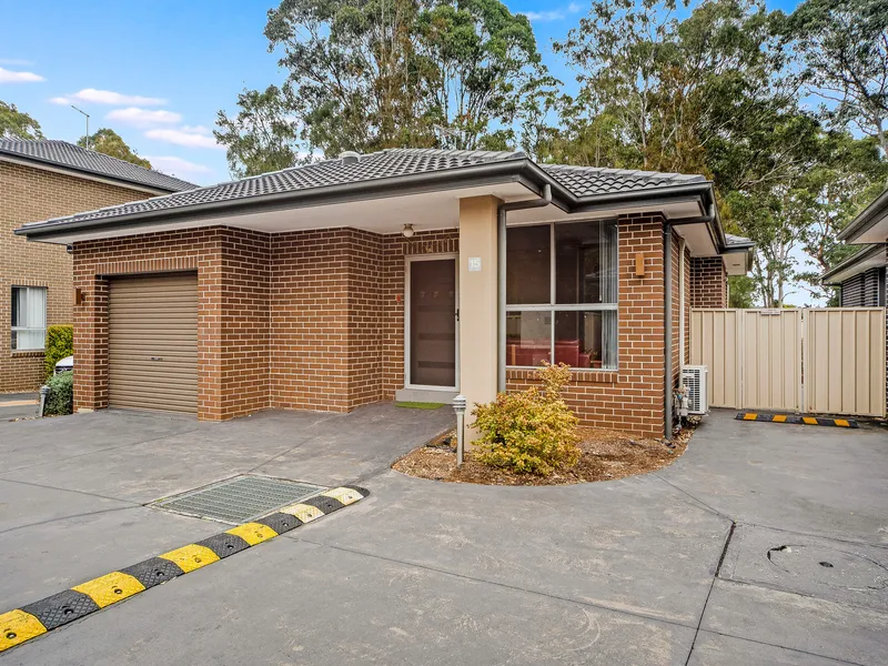 Ideal freestanding villa in boutique setting!