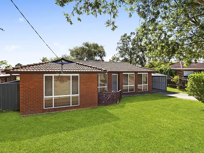 Neat & Tidy Brick Home!!