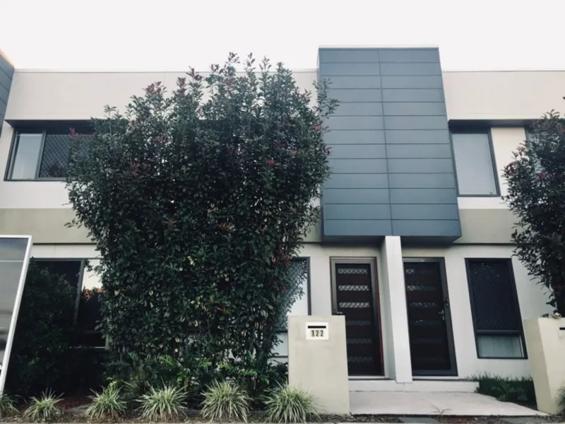 CENTRAL LOCATION & WALK TO TRAIN !!