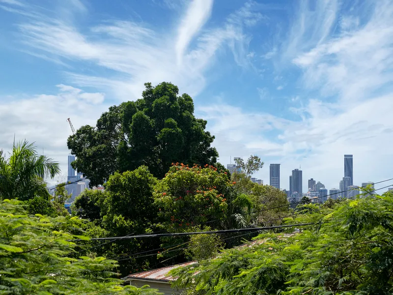 Large Living, secure Terraces with City Views in a Quiet Coorparoo Location, a Real Treat!!!