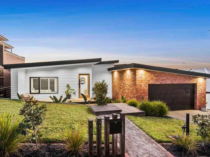 A Contemporary Masterpiece With Breathtaking Views!