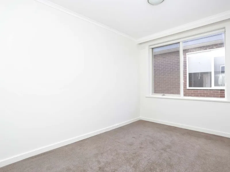 Freshly renovated three bedroom apartment 