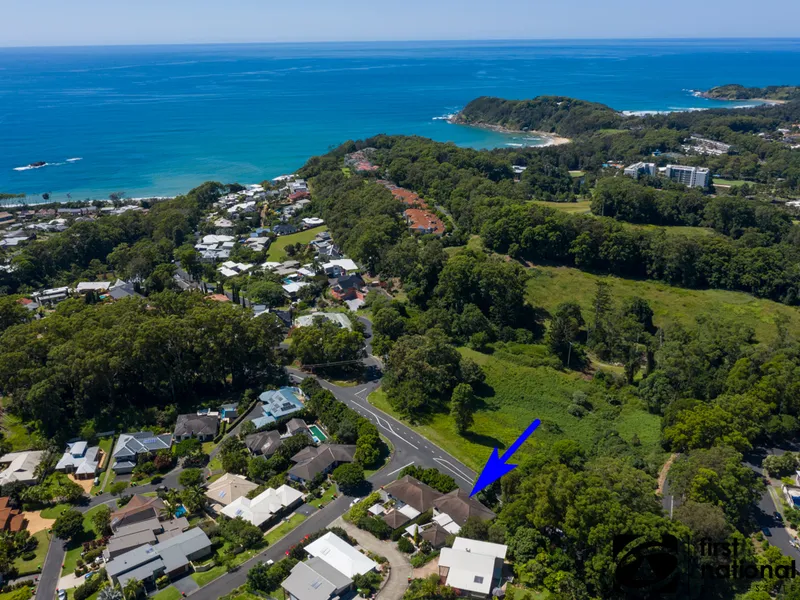 Privacy and elevation on the coast