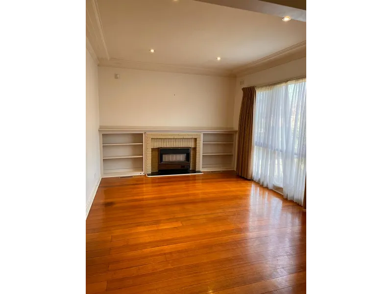 A fantastic property to call home for your family! Space in Abundance!