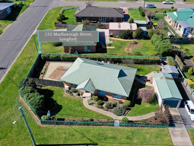 Low maintenance lovely brick home