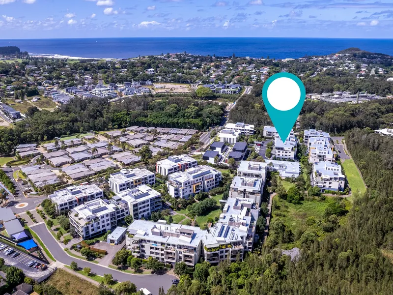 Luxurious penthouse with north aspect in sought after complex