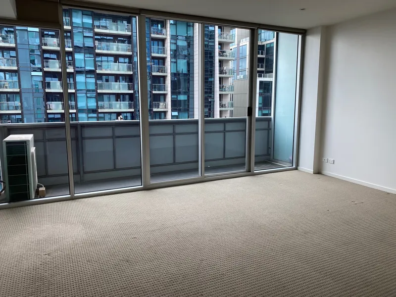 SOAK IN THE SURROUNDS FROM THE 16TH FLOOR