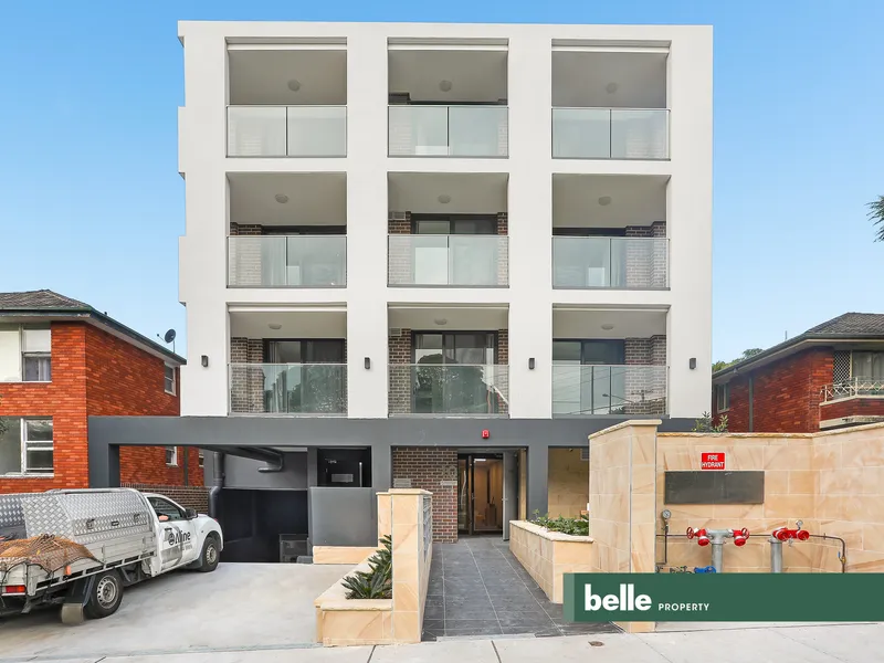 Self contained studio walk to both Strathfield and Homebush