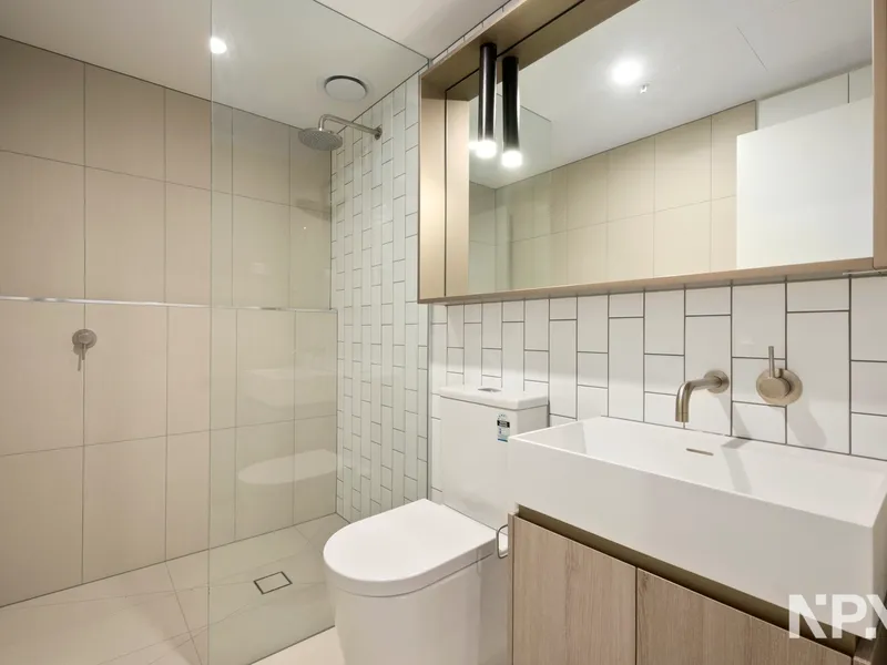 2BD,1BTH, WASHING MACHINE, CAR PARK & STORAGE CAGE